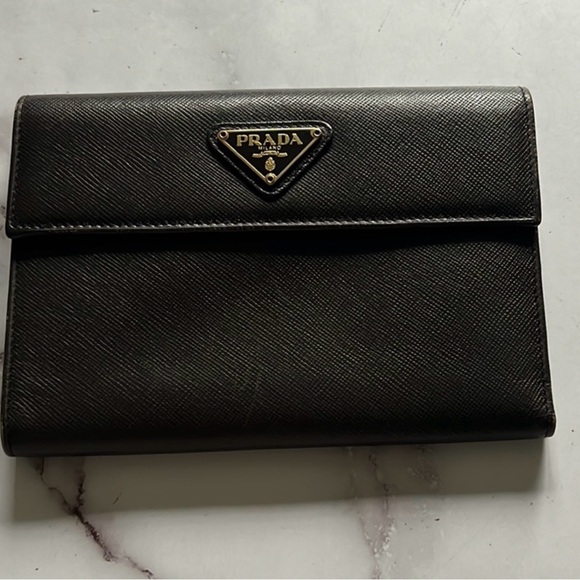Pre-Loved Prada Saffiano Trifold Compact Wallet - Picture 1 of 4